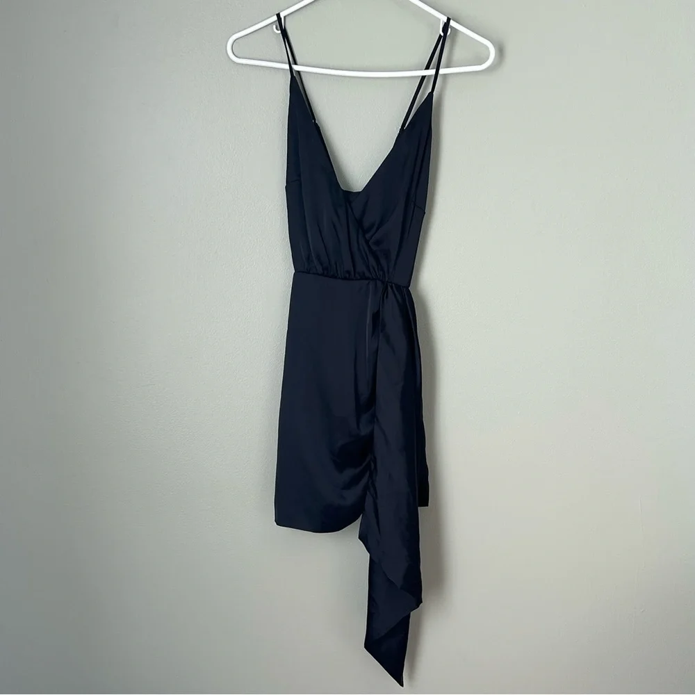 NWT $188 lovers and friends KAMALA MINI DRESS xxs black satin - Picture 2 of 13